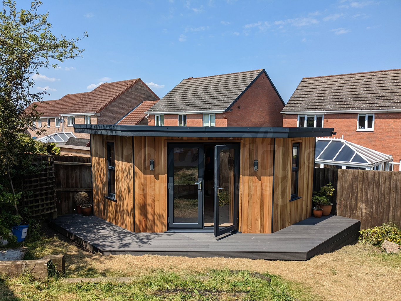 <h2>Chesterfield - 4m x 4m Garden Room</h2>